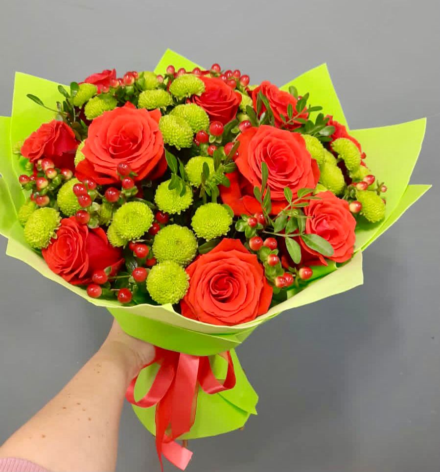 Букет цветов из: Хризантемы и Розы в Солдато-Александровском