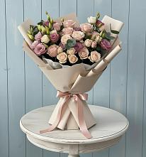 Букет цветов из:  Розы и Лизиантусы в Солдато-Александровском