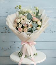 Букет цветов из:  Розы и Лизиантусы в Солдато-Александровском