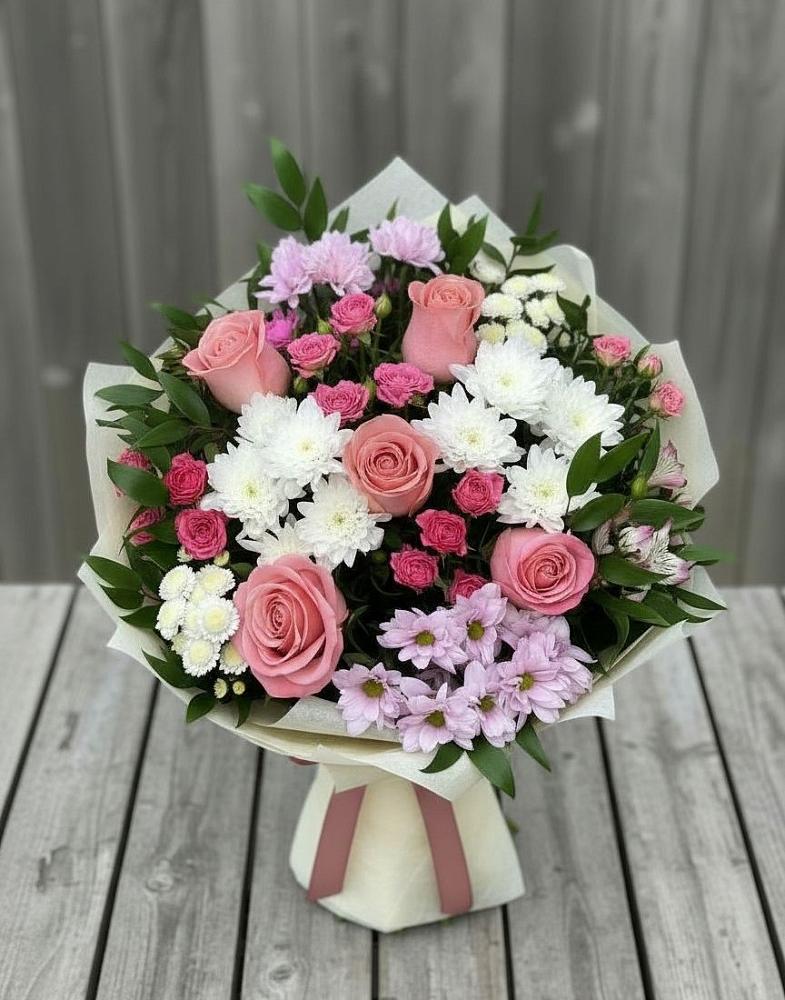 Букет цветов из: Альстромерии, Гвоздики, Розы и Хризантемы в Солдато-Александровском