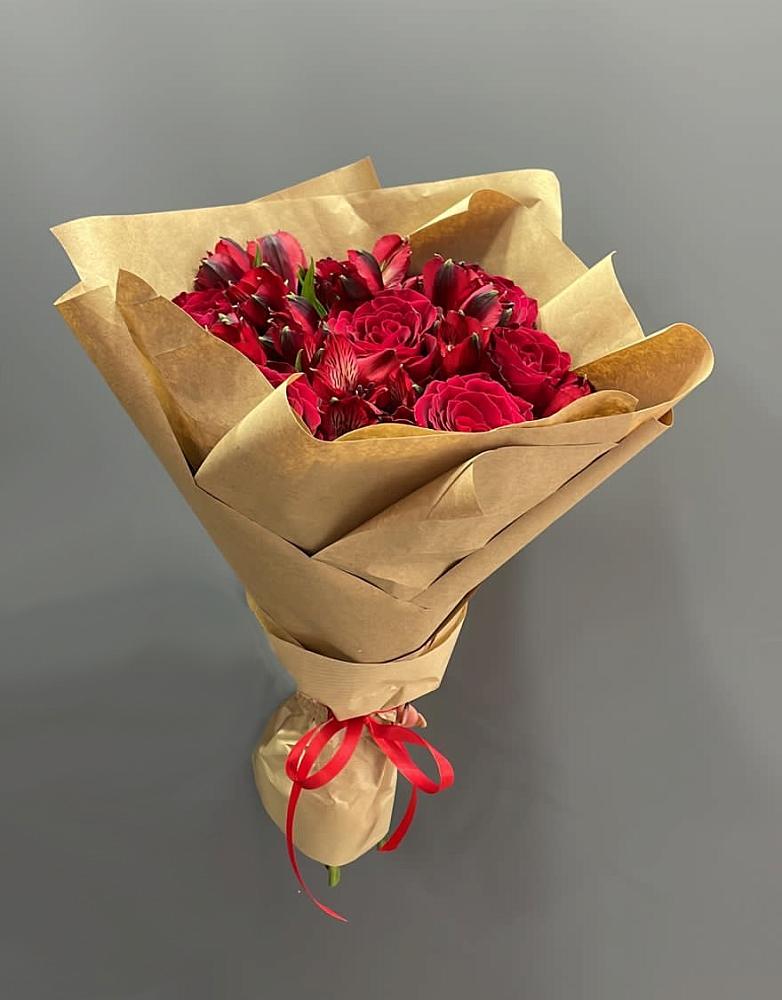 Букет цветов из: Альстромерии и Розы в Солдато-Александровском