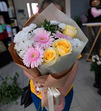 Букет цветов из:  Герберы, Розы и Хризантемы в Солдато-Александровском