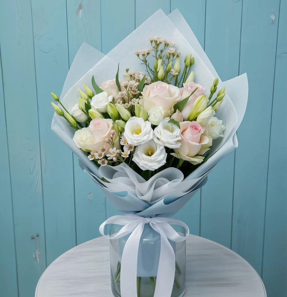 Букет цветов из: Розы и Лизиантусы в Солдато-Александровском