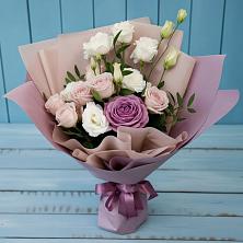 Букет цветов из:  Розы и Лизиантусы в Солдато-Александровском