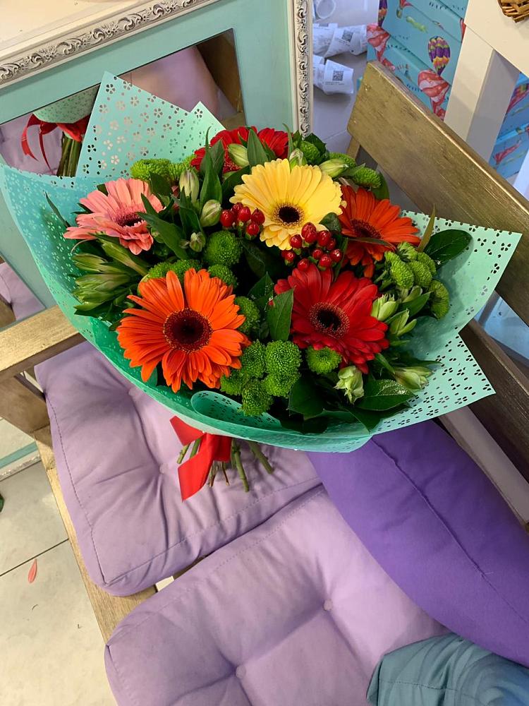 Букет цветов из: Герберы, Хризантемы и Альстромерии в Солдато-Александровском