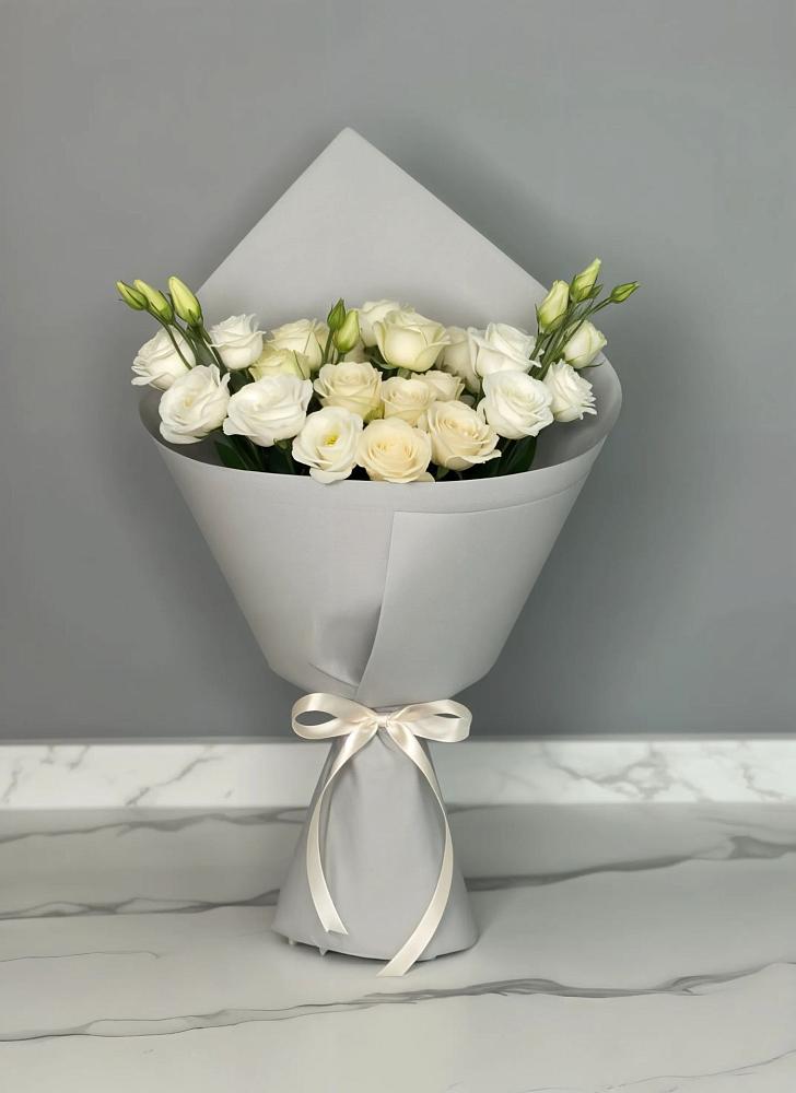 Букет цветов из: Розы и Лизиантусы в Солдато-Александровском