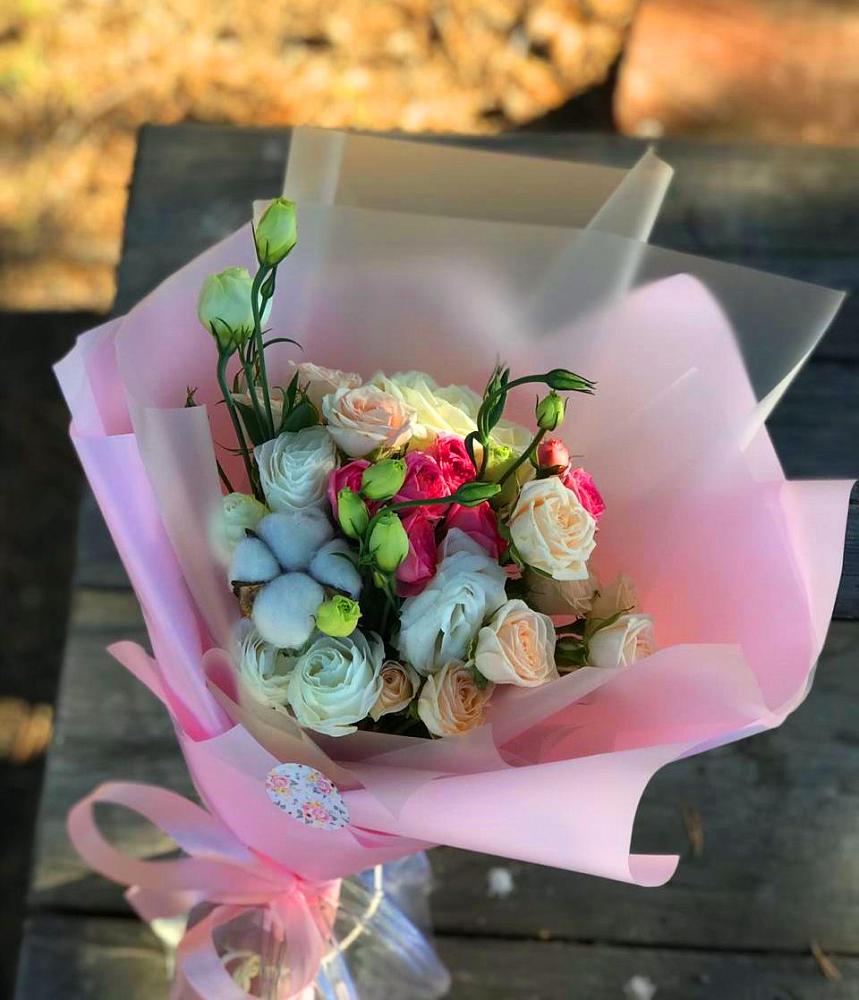 Букет цветов из: Розы и Лизиантусы в Солдато-Александровском