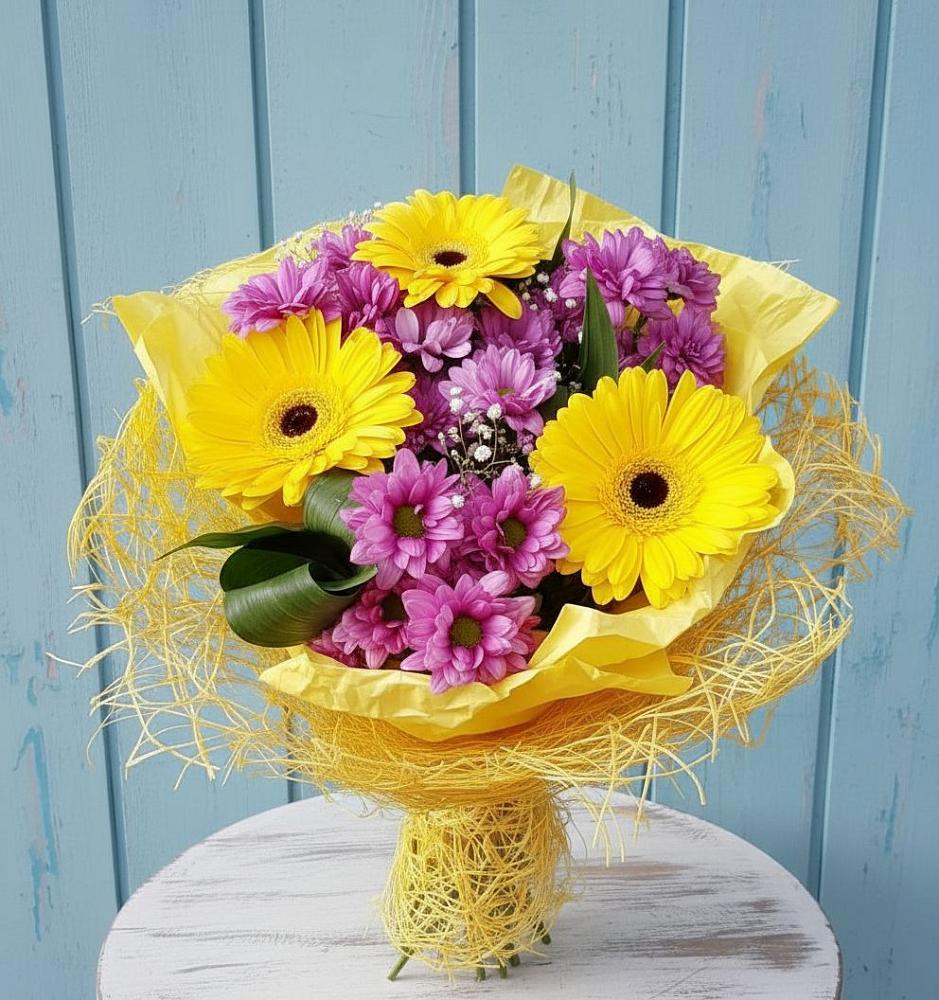 Букет цветов из: Хризантемы и Герберы в Солдато-Александровском