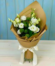 Букет цветов из:  Хризантемы и Лизиантусы в Солдато-Александровском