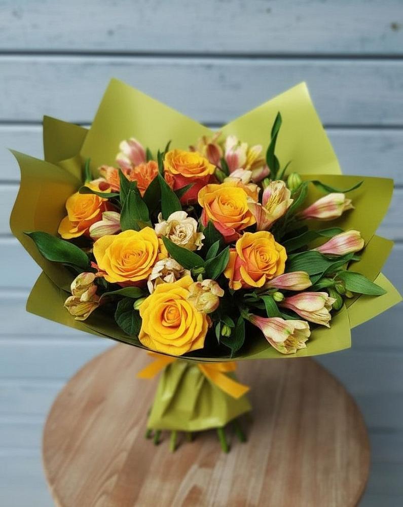 Букет цветов из: Альстромерии и Розы в Солдато-Александровском