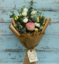 Букет цветов из:  Розы и Лизиантусы в Солдато-Александровском