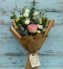 Букет цветов из:  Розы и Лизиантусы в Солдато-Александровском